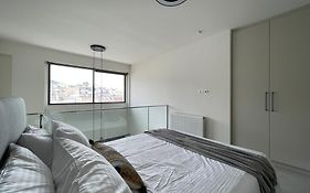 Gleaming Apartments Near Athens Metro Mall
