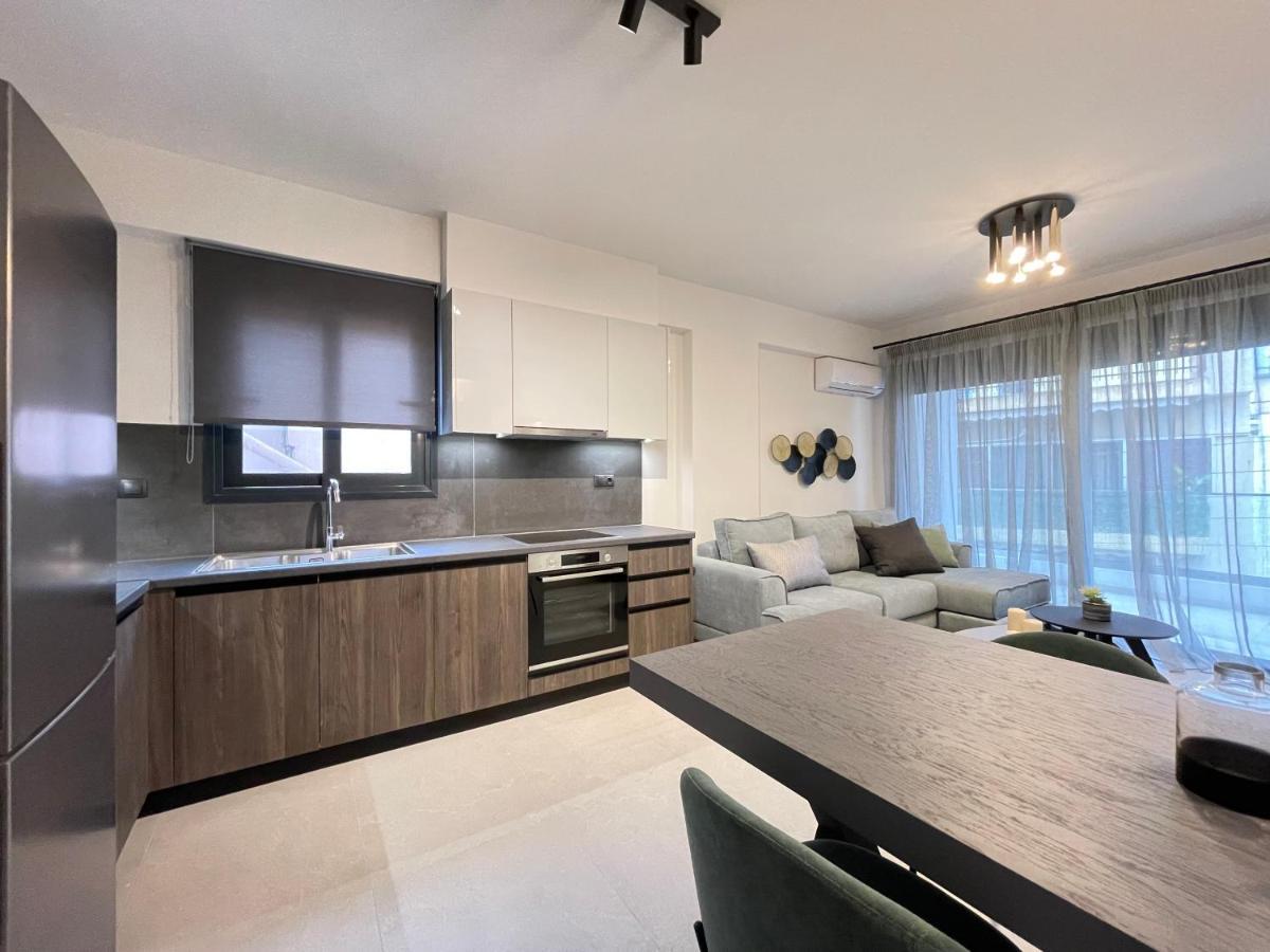 Gleaming Apartments Near Athens Metro Mall Esterno foto